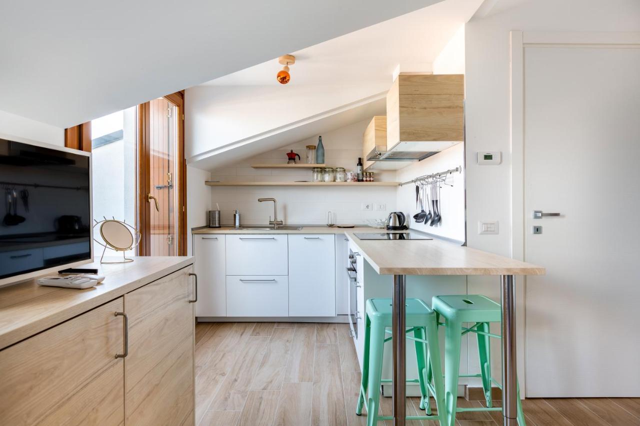 Cozy Studio W/Parking 5 Min Walk From The Bus Stop Milan Exterior photo