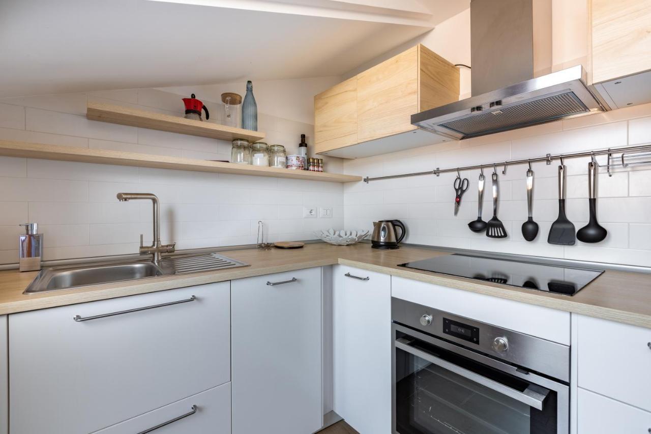 Cozy Studio W/Parking 5 Min Walk From The Bus Stop Milan Exterior photo
